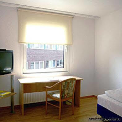 Vahrenwalder Hotel ฮันโนเวอร์ ภายนอก รูปภาพ